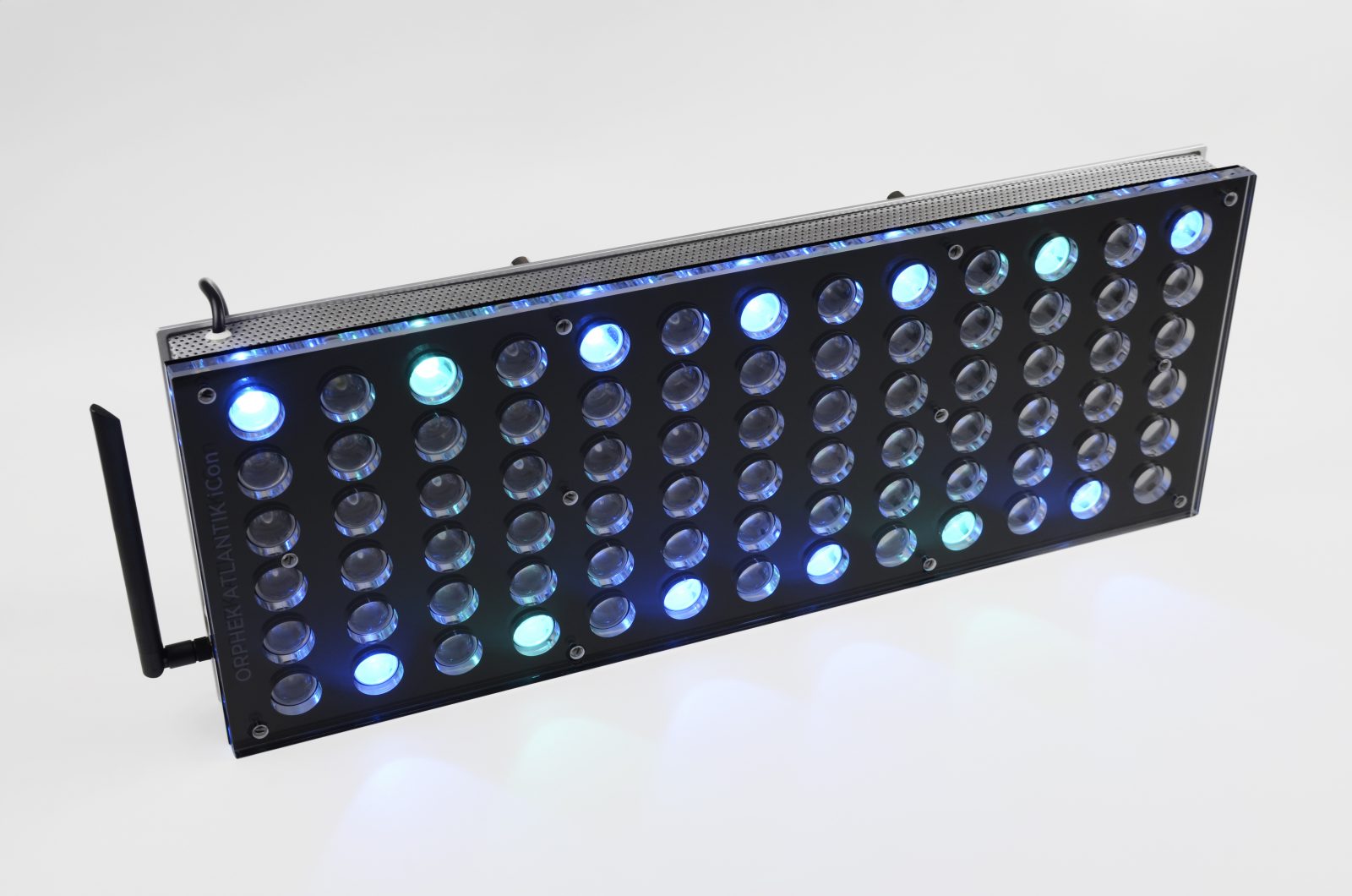 Atlantik-iCon-Ch3 Cyan farve LEDs