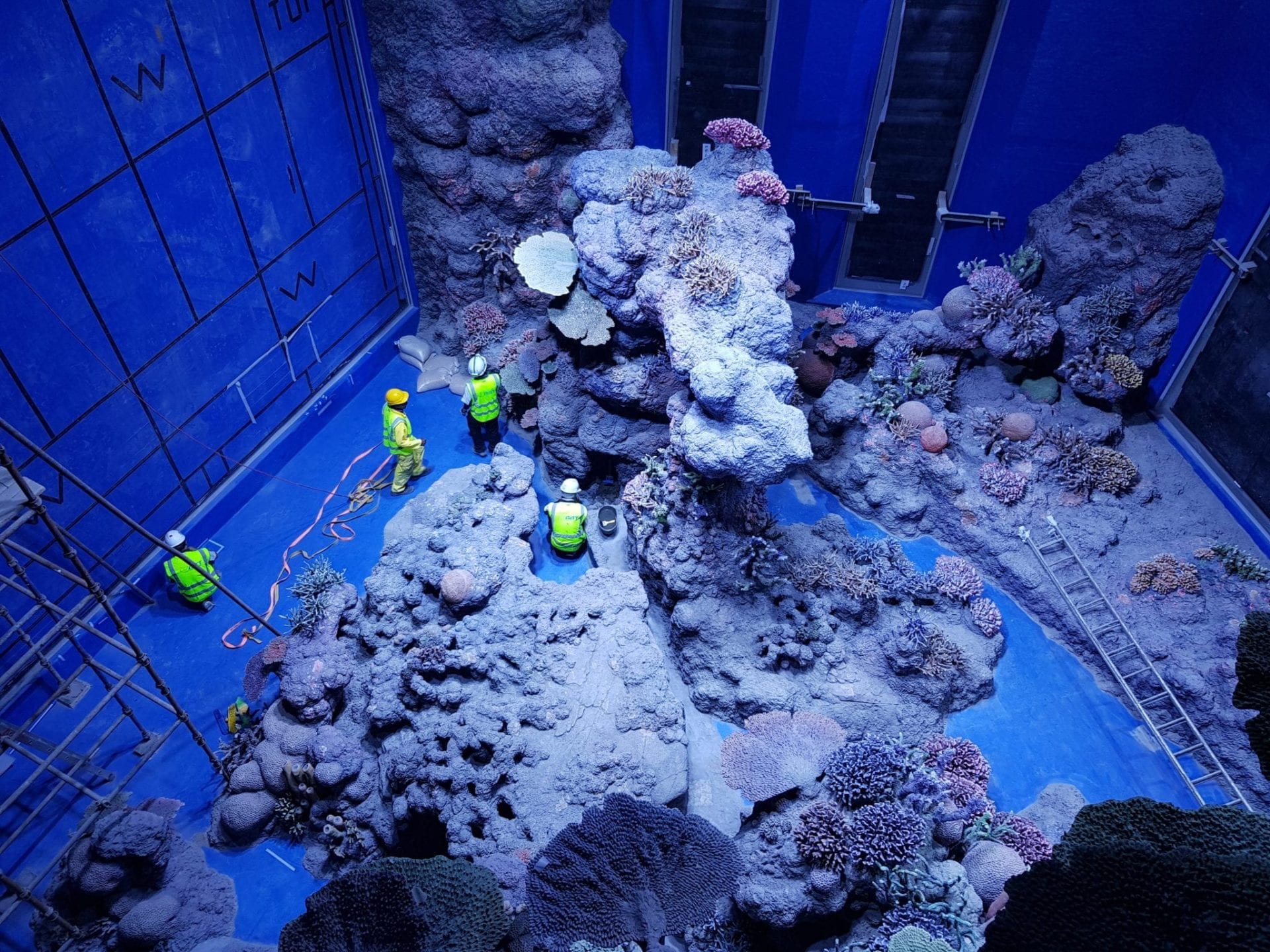 Oman_public-aquarium_with_orphek