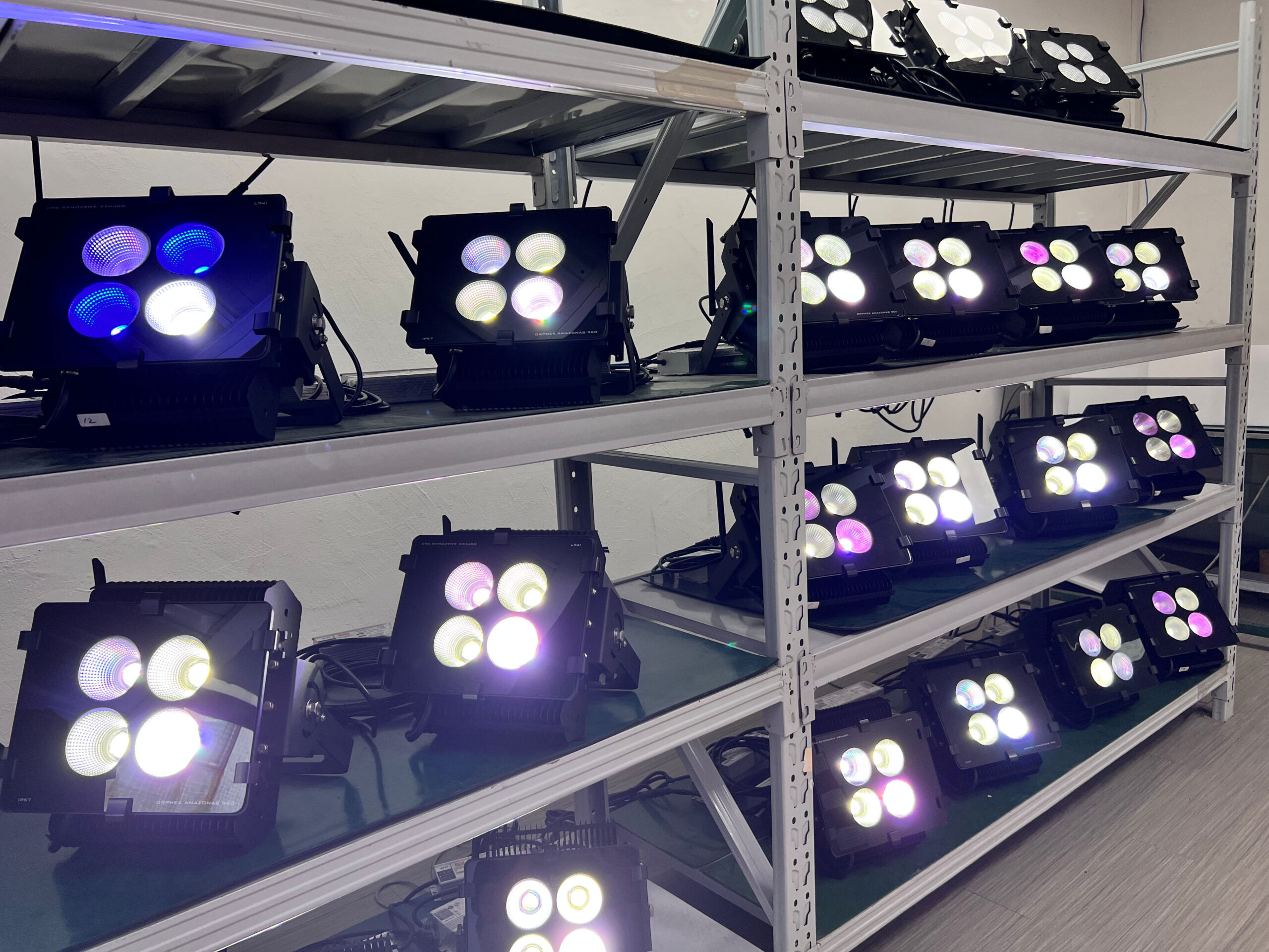 Đèn LED chiếu sáng bể cá rạn san hô tốt nhất -orphek amazonas 960 biểu tượng